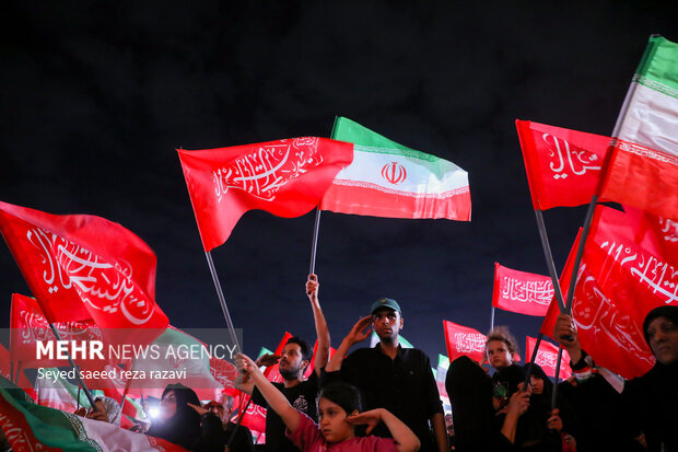 عشق به حسین(ع) مرز ندارد؛ زائران گیلانی در مسیر پیاده‌روی اربعین
