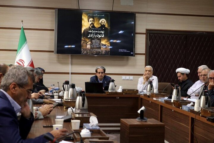 محمدزاده: مشروطه خاستگاه هویتی ایران معاصر است
