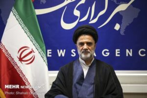 نبویان: ایران از حقوق خود در تنگه هرمز کوتاه نخواهد آمد