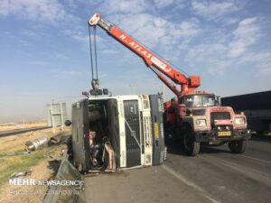واژگونی تریلر در محور اراک - بروجرد یک فوتی برجای گذاشت
