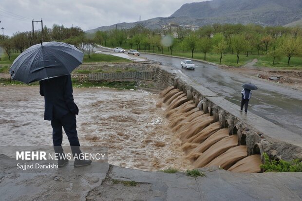 کاهش دما، پایان گرما نیست؛ سیلابهای ناگهانی در کمین فارس کاهش دما، پایان گرما نیست؛ سیلابهای ناگهانی در کمین فارس