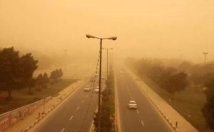 گردوغبار دید افقی را در یزد به ۳۰۰۰ متر رساند