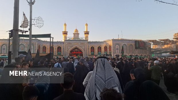 گزارش مهر از ورودی حرم اباعبدالله و سیل عاشقان در حرکت به سمت حرم مطهر