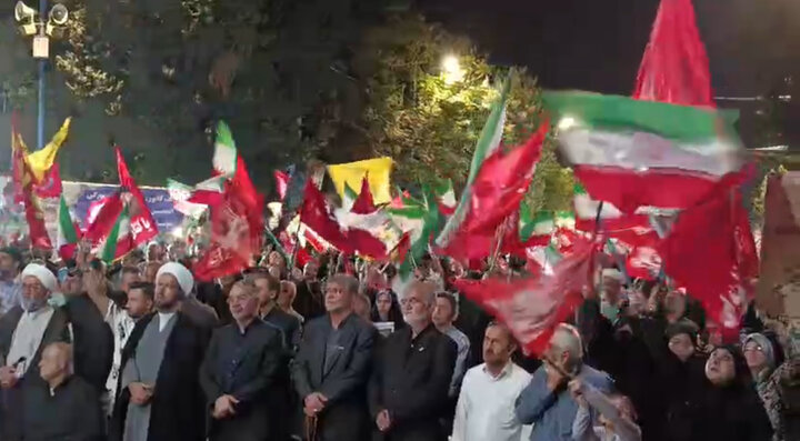 آبگرم در شب ۱۶۲؛ مردم بار دیگر گردهم آمدند