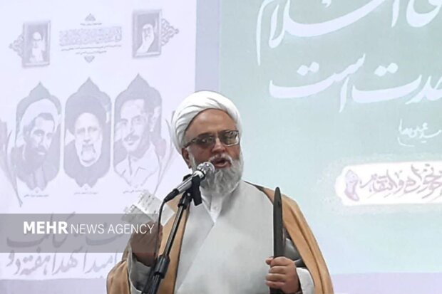 احدی: وحدت و همدلی رمز عبور از مشکلات است