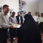 استاندار بوشهر با خانواده شهید اخلاقی در جم دیدار کرد