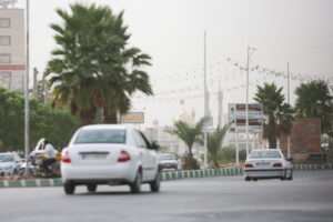افزایش سرعت وزش باد و خیزش گردوخاک در قم؛ صدور هشدار زرد