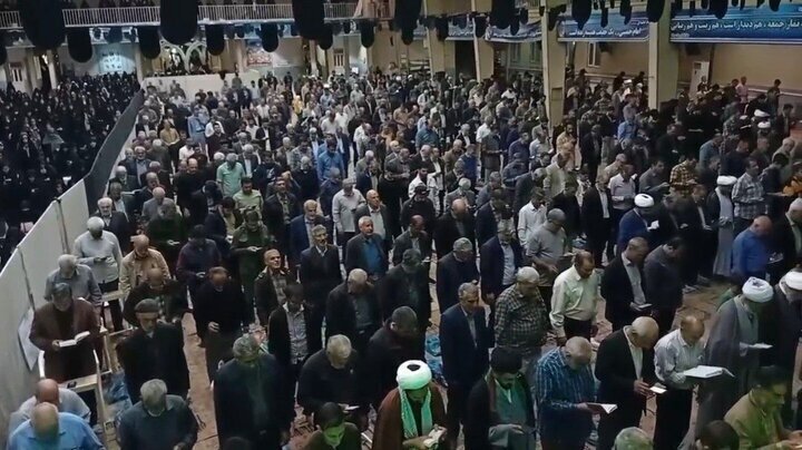 اقامه نماز استغاثه به ساحت مقدس امام زمان(عج) در حسینیه شهدای اراک
