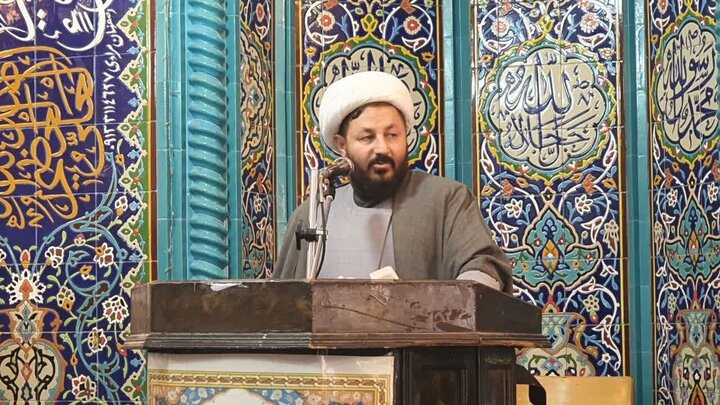 امام جمعه دالاهو: مقاومت مردم می‌تواند کمر آمریکا را بشکند