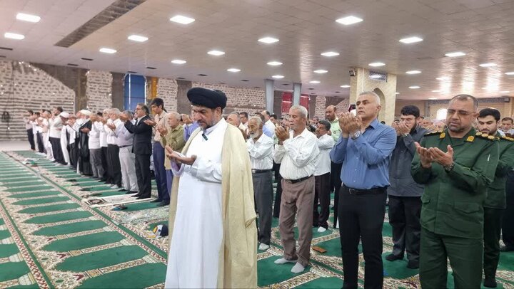 امام جمعه گناوه: تقویت وحدت و همدلی رمز عبور از جنگ ترکیبی دشمن است امام جمعه گناوه: تقویت وحدت و همدلی رمز عبور از جنگ ترکیبی دشمن است