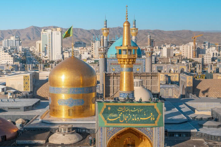 ایوان‌های حرم مطهر رضوی به نام پیامبر رحمت (ص) مزین شد