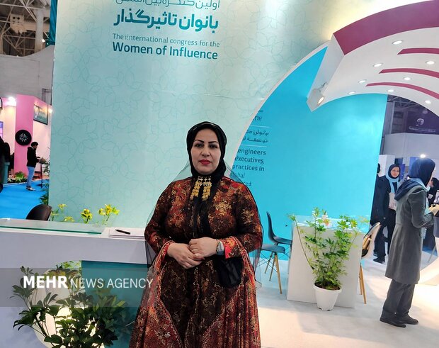 بانویی که ماند تا روستا بماند؛ روایت زنی که اشتغال را به خانهها برد بانویی که ماند تا روستا بماند؛ روایت زنی که اشتغال را به خانهها برد