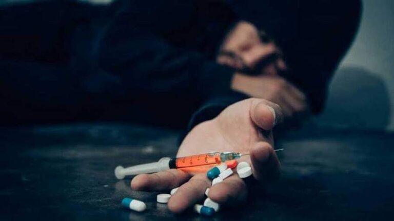 بررسی علمی باورهای غلط پیرامون اعتیاد از دریچه روانشناسی