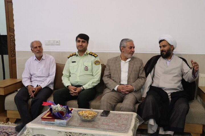 تجلیل از آزادگان سرافراز در بهاباد