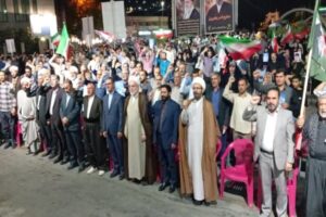 تداوم اجتماع شبانه کردستانی ها در میدان