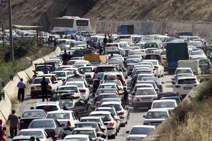 ترافیک سنگین در محورهای ورودی گیلان؛ مسافران صبوری کنند