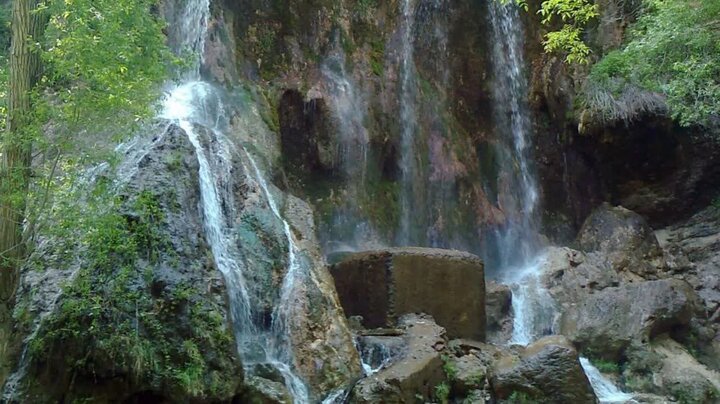 تعطیلی اماکن گردشگری چناران در روزهای ۲۱ و ۲۲ مردادماه
