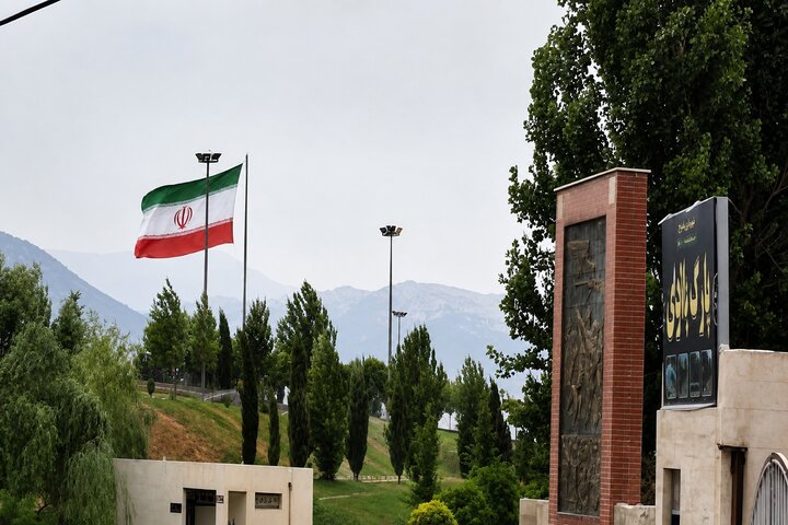 تعویض پرچم‌های بزرگ ایران در دو نقطه شاخص شهر یاسوج