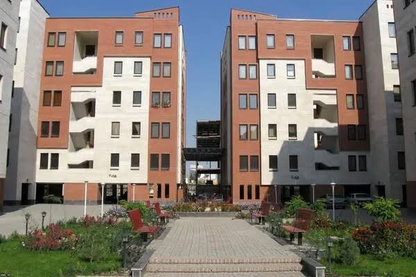 خانه‌دار شدن ۱۲ خانواده مددجوی شاهین‌شهری همزمان با هفته دولت