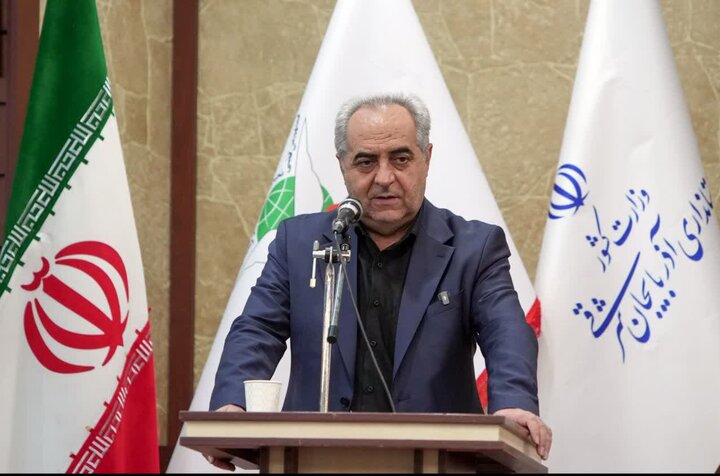 سرمست: خانواده‌های شهدا نماد صبر و ایستادگی ملت ایران هستند