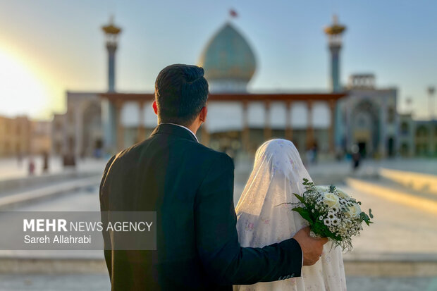 سفره عقد ۲۶ زوج جوان در حرم شاهچراغ(ع) پهن شد
