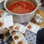 طبخ و توزیع ۱۵۰۰ پرس غذای نذری در آستان امامزادگان هفده‌تن گلپایگان