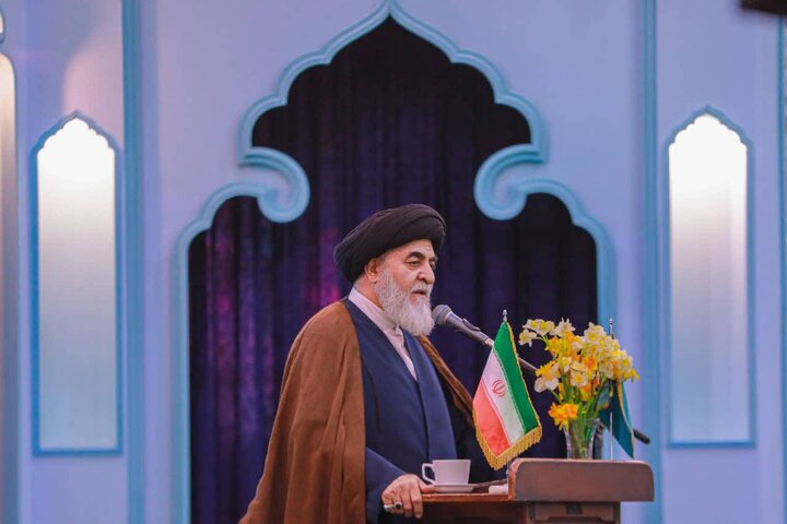 ظرفیت‌های مسجد جمکران برای خدمت به زائران باید توسعه یابد
