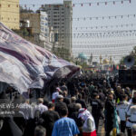عزاداری زائران و مجاوران در جوار بارگاه ملکوتی امام رضا(ع)
