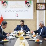 متفکرآزاد: پیگیری مشکلات خانواده شهدا و ایثارگران ادای دین به آنان است