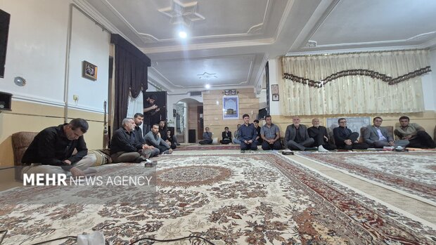 محفل خانگی حاج ولی آزادی؛خانه‌ای که هر سال میزبان عاشقان اهل‌بیت(ع)است