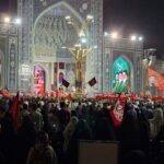 مدیحه‌خوانی و سینه زنی در چهلمین روز تدفین رهبر شهید در حرم رضوی