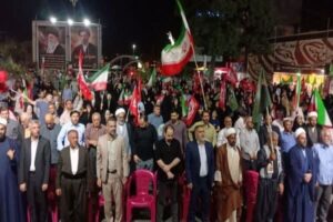 میدان آزادی سنندج جلوه‌ای از همدلی و حمایت از ایران