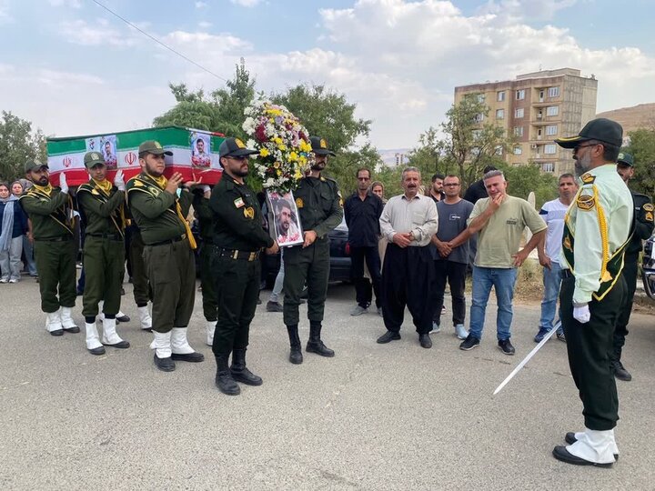 پیکر شهید مرزبانی «علی باوه‌ای» در سقز تشییع و به خاک سپرده شد