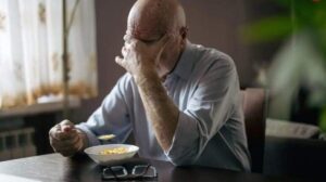چرا آدم‌های تنها بیشتر در معرض کمبود ویتامین هستند؟