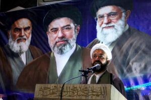 کلانتری: دشمن از میدان جنگ به جبهه اقتصاد کوچ کرده است