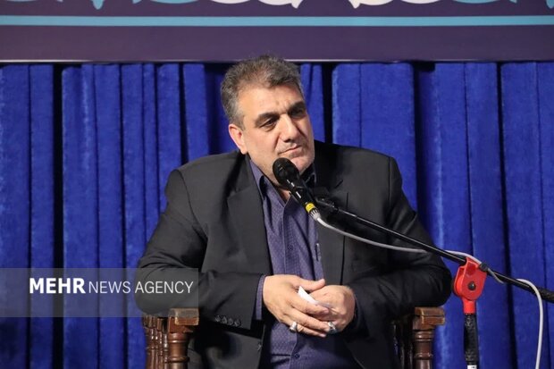 کولیوند: سیره شهدا باید چراغ راه خدمت به مردم باشد