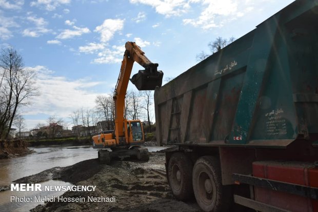 ۱۶۰ هکتار از زایندهرود آزاد شد؛ بازگشایی شریانهای آبی درتنگنای بودجه ۱۶۰ هکتار از زایندهرود آزاد شد؛ بازگشایی شریانهای آبی درتنگنای بودجه