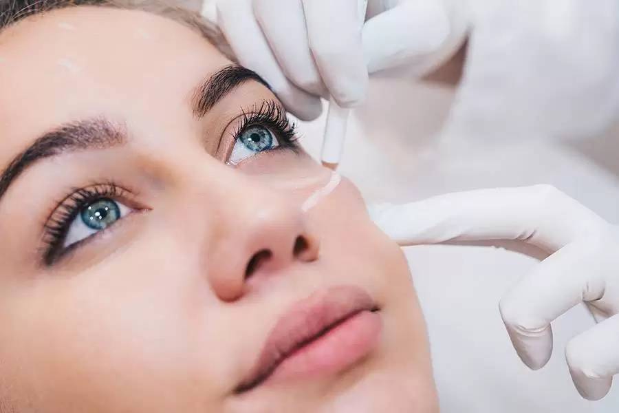 روشهای فوری کاهش پف و تیرگی زیر چشم چه زمانی برای درمان پف و تیرگی دور چشم به پزشک مراجعه کنیم؟