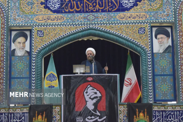 امام جمعه فومن: مسئولان نسبت به وضعیت معیشتی مردم حساس باشند