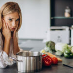 برای رفع تلخی غذا چه باید کرد؟