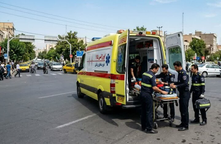 تصادف مینی‌بوس و پژو در جاده اراک_توره ۲۴ مصدوم بر جای گذاشت