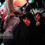 جشن میلاد رهبر انقلاب در قرار ۱۹۱ مشهدی‌ها
