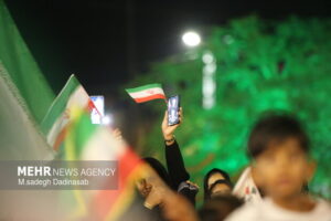 رجزخوانی بانوی قشمی پس از حمله ارتش تروریستی آمریکا به جزیره قشم
