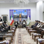 طرح مطالبات فرهنگی و اقتصادی اعضای جامعه مدرسین از دولت در حضور عارف