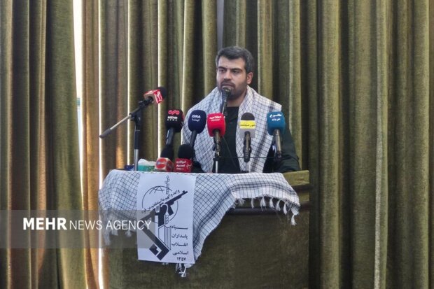 فرمانده سپاه قرچک: ملت ایران امروز نیز در برابر تهدیدات ایستاده است