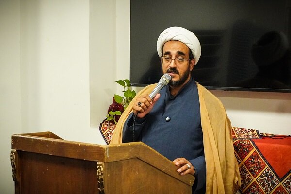 مداحان جلسات ترحیم باید نقش فرهنگی خود را جدی بگیرند