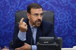 مدیران تکراری فارس باید جای خود را به جوانان بدهند