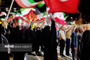 مردم اسفراین دویست و سومین شب ایستادگی را با شکوه رقم زدند