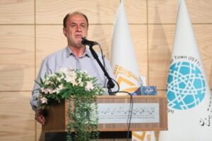 مهار نوسانات ارزی در دستور کار مجلس قرار دارد