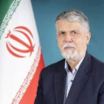 ورود وزیر فرهنگ و ارشاد اسلامی به فرودگاه شیراز در مسیر سفر به یاسوج